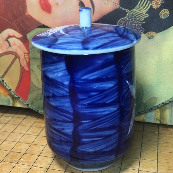 Signed Lidded Tea Cup Blue White Floral Fine Quality Floral Artwork - Picture 4 of 12